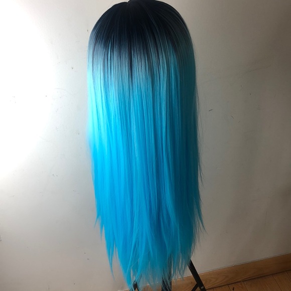 ✨Randy 22” Blue Ombré MIDDLE PART WIG *NEW* main image 5